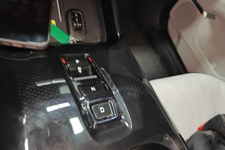 Used Honda P7 2025 Four-Wheel Drive Long-Range Max Gear Lever