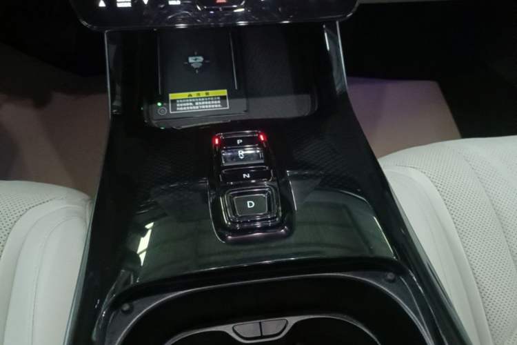 Used Honda P7 2025 Four-Wheel Drive Long-Range Max Gear Lever