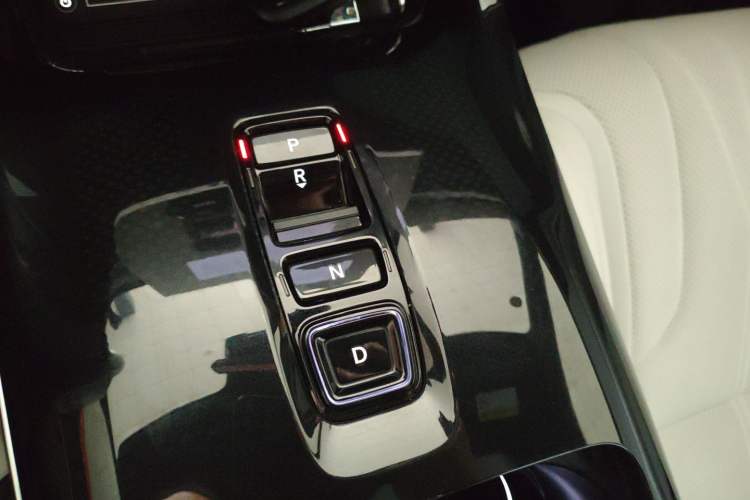 Used Honda P7 2025 Four-Wheel Drive Long-Range Max Gear Lever