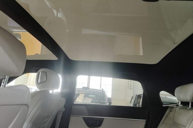 Used Honda P7 2025 Four-Wheel Drive Long-Range Max Headliner
