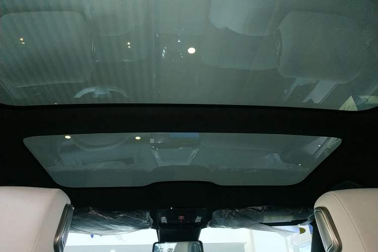Used Honda P7 2025 Four-Wheel Drive Long-Range Max Headliner