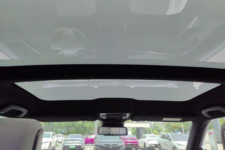 Used Honda P7 2025 Four-Wheel Drive Long-Range Max Headliner
