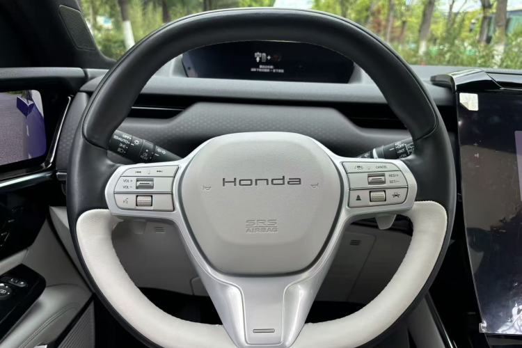 Used Honda P7 2025 Four-Wheel Drive Long-Range Max Interior 6