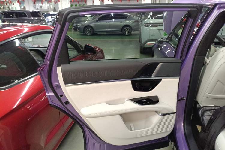 Used Honda P7 2025 Four-Wheel Drive Long-Range Max Left Rear Door Interior