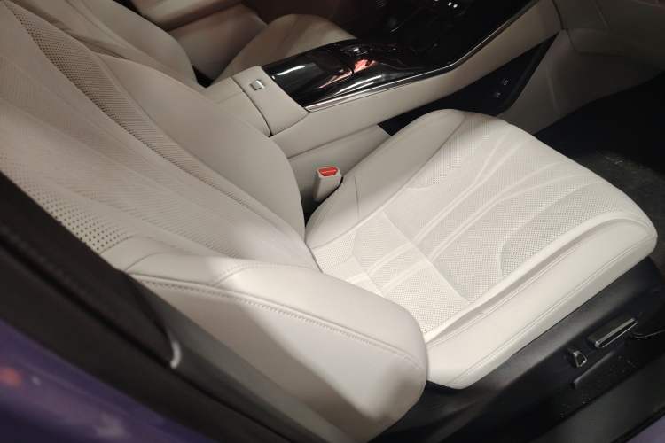 Used Honda P7 2025 Four-Wheel Drive Long-Range Max Right Front Seat