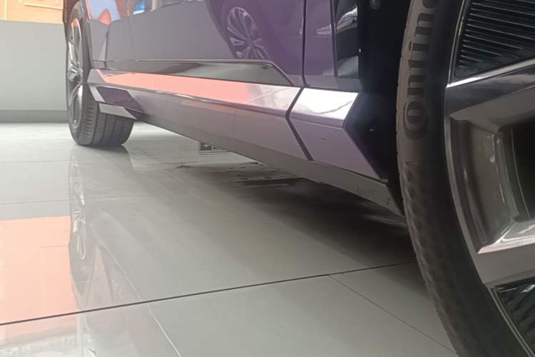 Used Honda P7 2025 Four-Wheel Drive Long-Range Max Right Side Sill