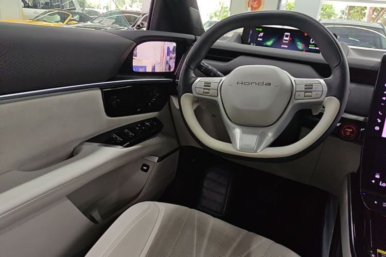 Used Honda P7 2025 Four-Wheel Drive Long-Range Max Steering Wheel