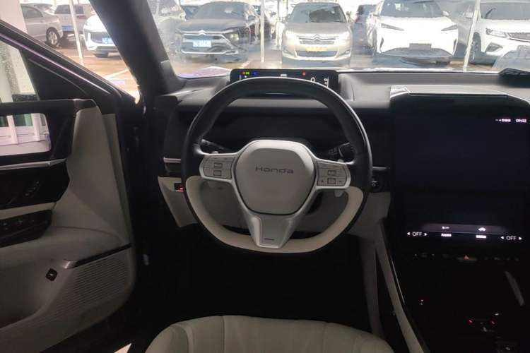 Used Honda P7 2025 Four-Wheel Drive Long-Range Max Steering Wheel