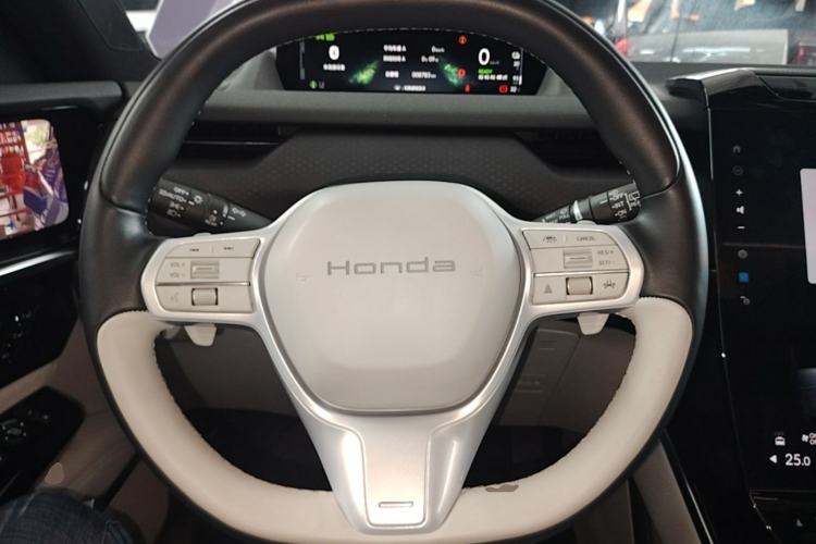 Used Honda P7 2025 Four-Wheel Drive Long-Range Max Steering Wheel