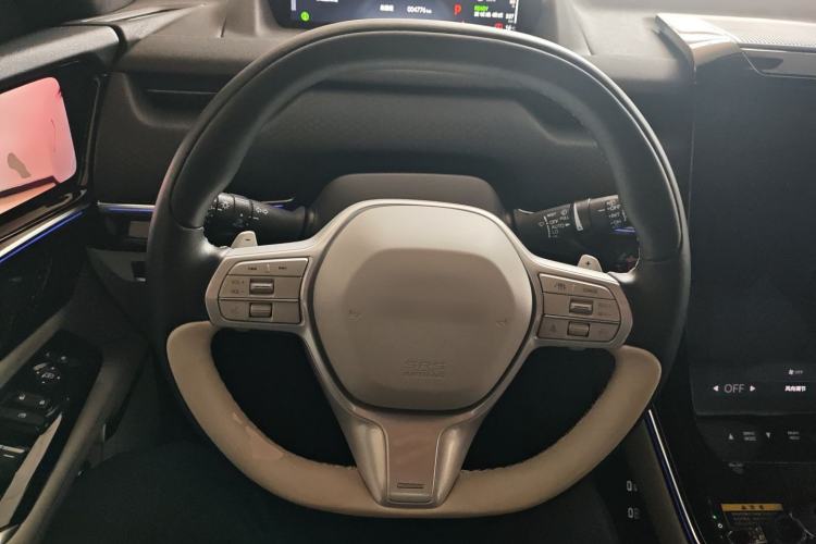 Used Honda P7 2025 Four-Wheel Drive Long-Range Max Steering Wheel