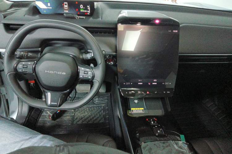 Used Honda P7 2025 Rear-Drive Long-Range Pro Center Console