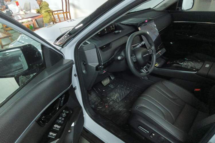 Used Honda P7 2025 Rear-Drive Long-Range Pro Driver Seat
