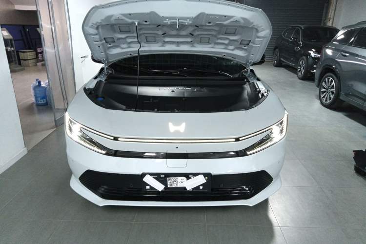 Used Honda P7 2025 Rear-Drive Long-Range Pro Engine Bay