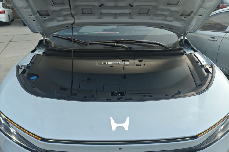 Used Honda P7 2025 Rear-Drive Long-Range Pro Engine Bay