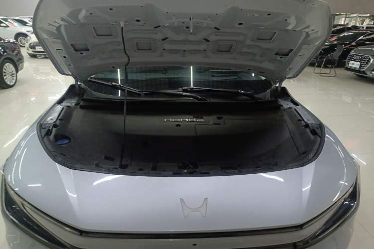 Used Honda P7 2025 Rear-Drive Long-Range Pro Engine Bay