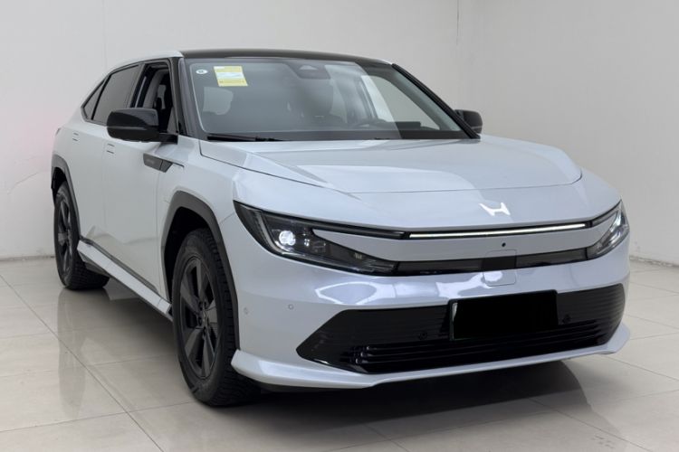 Used Honda P7 2025 Rear-Drive Long-Range Pro Exterior 1