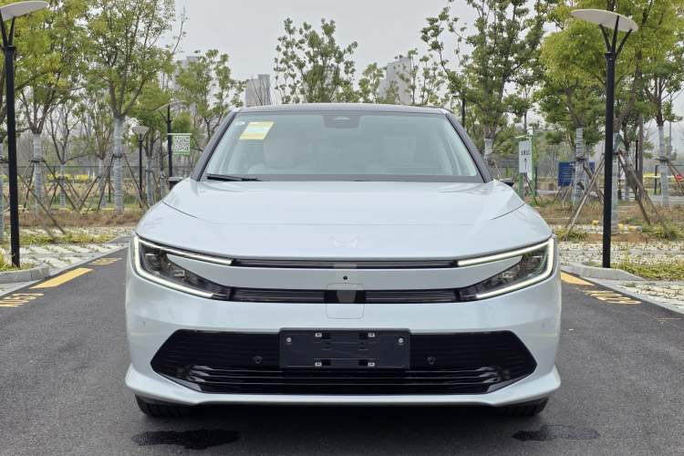 Used Honda P7 2025 Rear-Drive Long-Range Pro Exterior 1