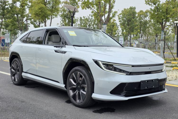 Used Honda P7 2025 Rear-Drive Long-Range Pro Exterior 2