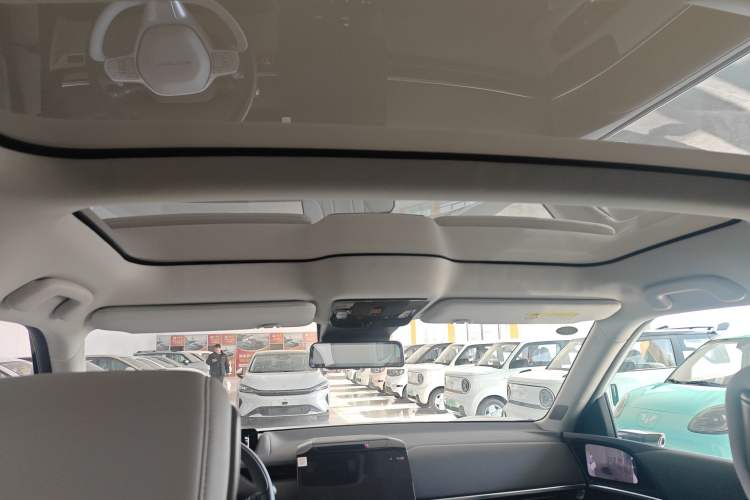 Used Honda P7 2025 Rear-Drive Long-Range Plus Headliner