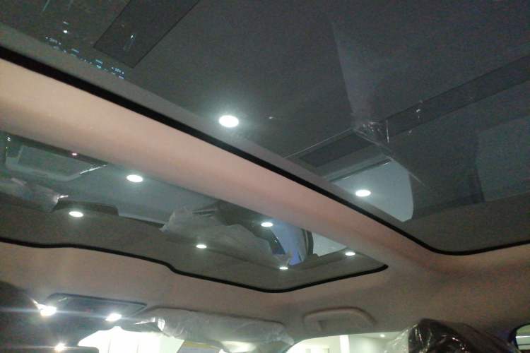 Used Honda P7 2025 Rear-Drive Long-Range Pro Headliner