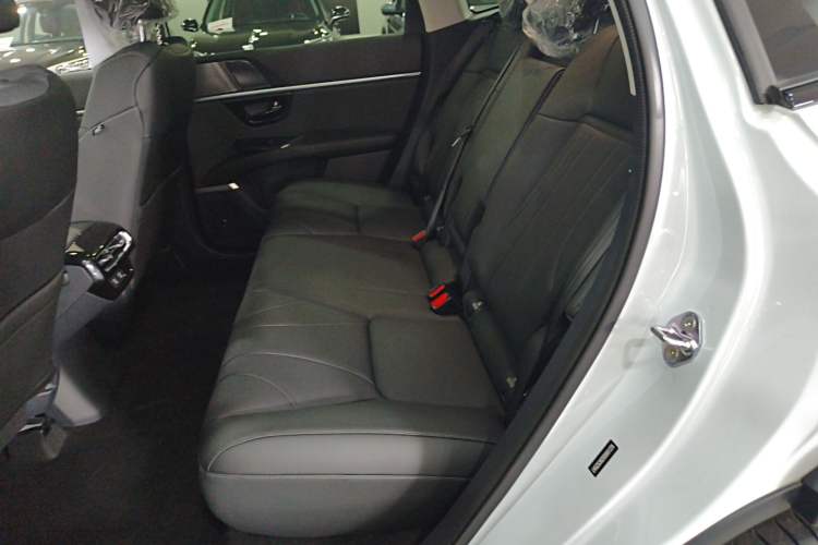 Used Honda P7 2025 Rear-Drive Long-Range Pro Interior 1