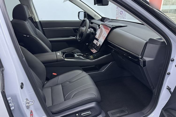Used Honda P7 2025 Rear-Drive Long-Range Pro Interior 1