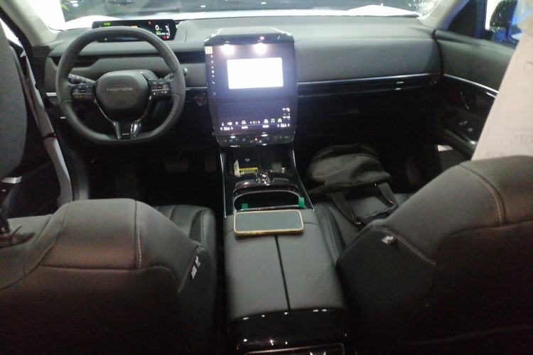 Used Honda P7 2025 Rear-Drive Long-Range Pro Interior 2