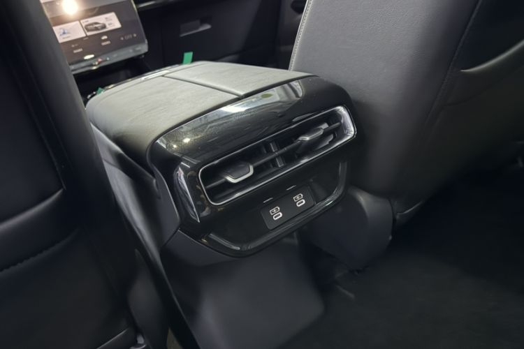 Used Honda P7 2025 Rear-Drive Long-Range Pro Interior 2