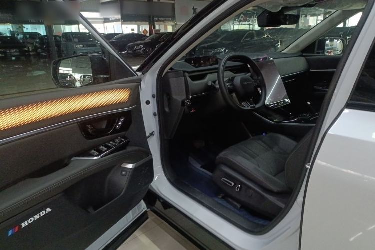 Used Honda P7 2025 Rear-Drive Long-Range Pro Interior 3
