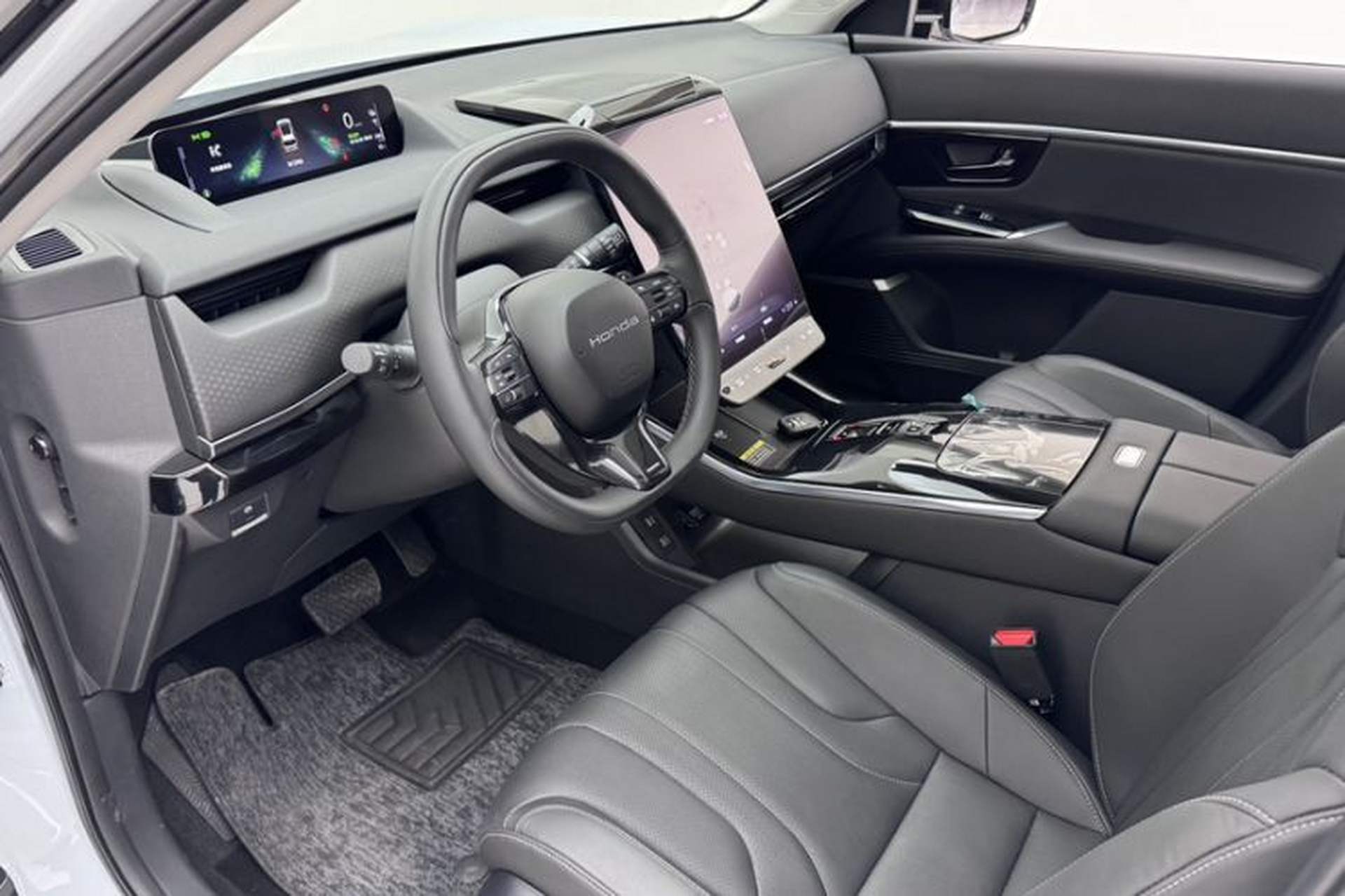 Used Honda P7 2025 Rear-Drive Long-Range Pro Interior 4