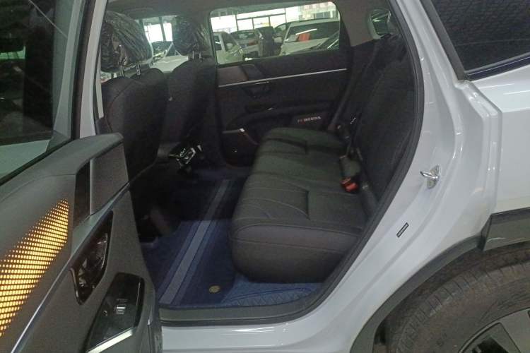 Used Honda P7 2025 Rear-Drive Long-Range Pro Interior 4