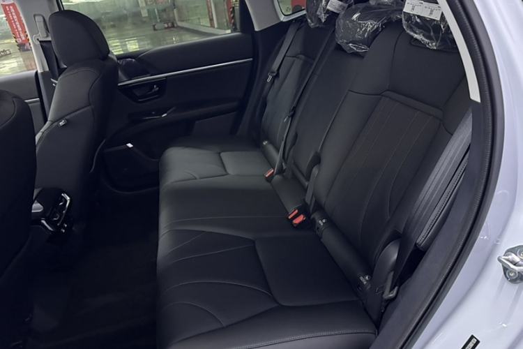Used Honda P7 2025 Rear-Drive Long-Range Pro Interior 5