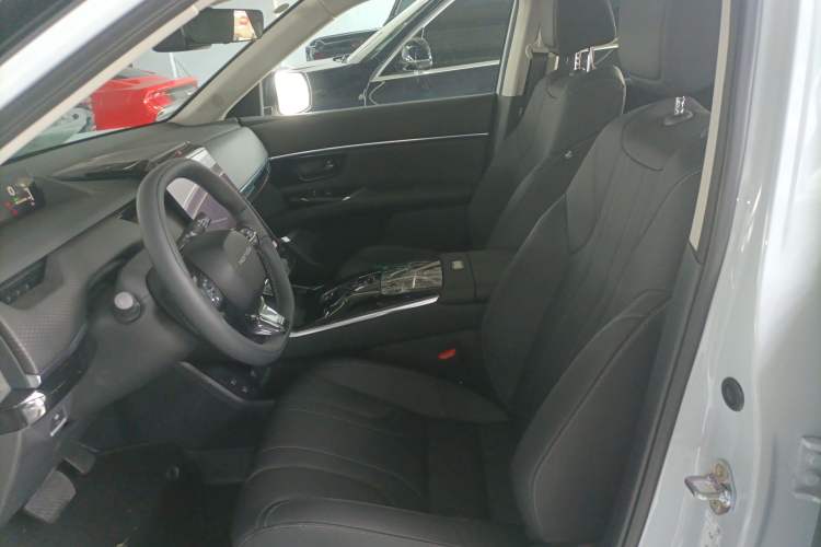 Used Honda P7 2025 Rear-Drive Long-Range Pro Left Front Seat