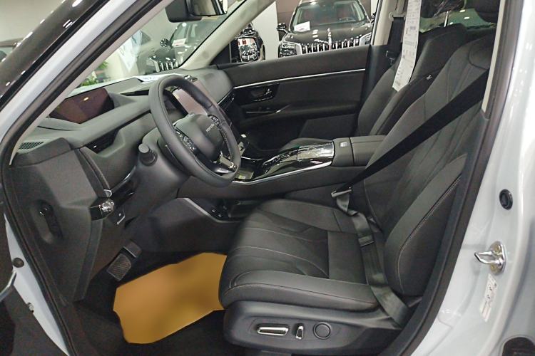 Used Honda P7 2025 Rear-Drive Long-Range Pro Left Front Seat