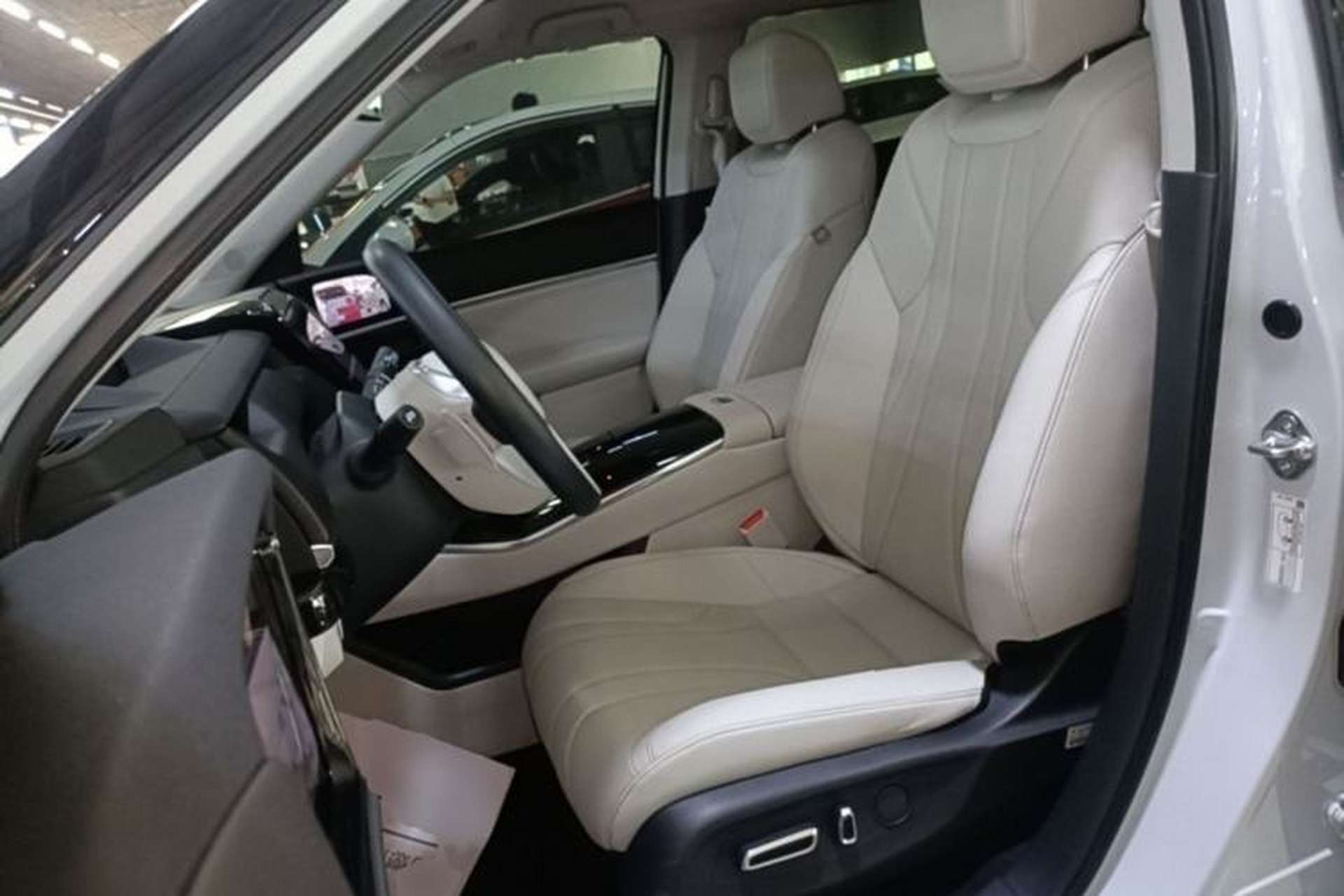 Used Honda P7 2025 Rear-Drive Long-Range Pro Left Front Seat