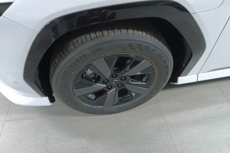 Used Honda P7 2025 Rear-Drive Long-Range Pro Left Front Wheel Hub