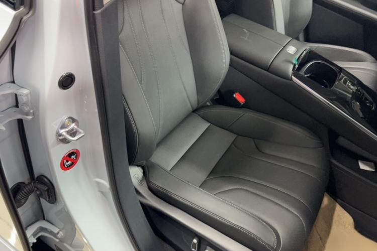 Used Honda P7 2025 Rear-Drive Long-Range Pro Right Front Seat