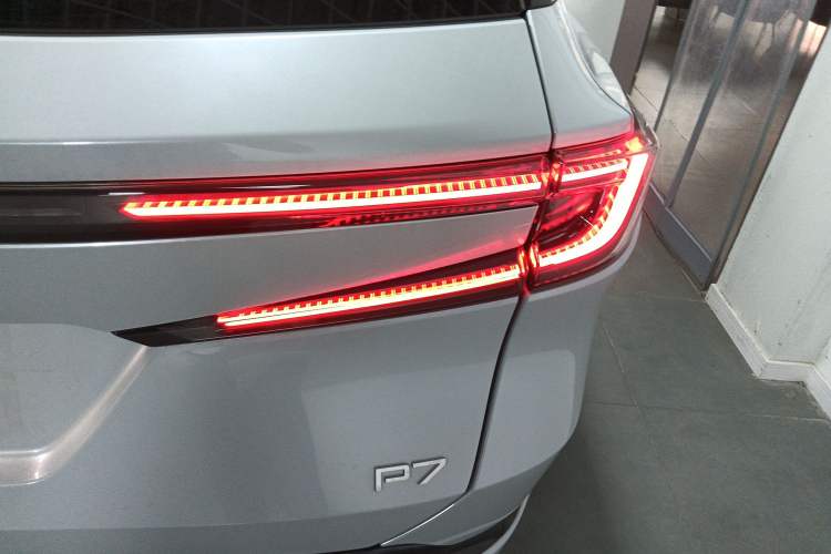 Used Honda P7 2025 Rear-Drive Long-Range Pro Right Rear Taillight