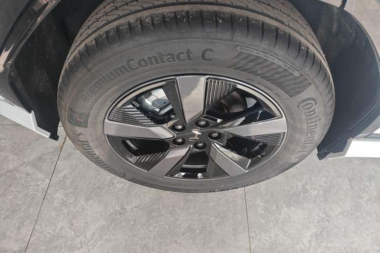 Used Honda P7 2025 Rear-Drive Long-Range Plus Right Rear Wheel Hub