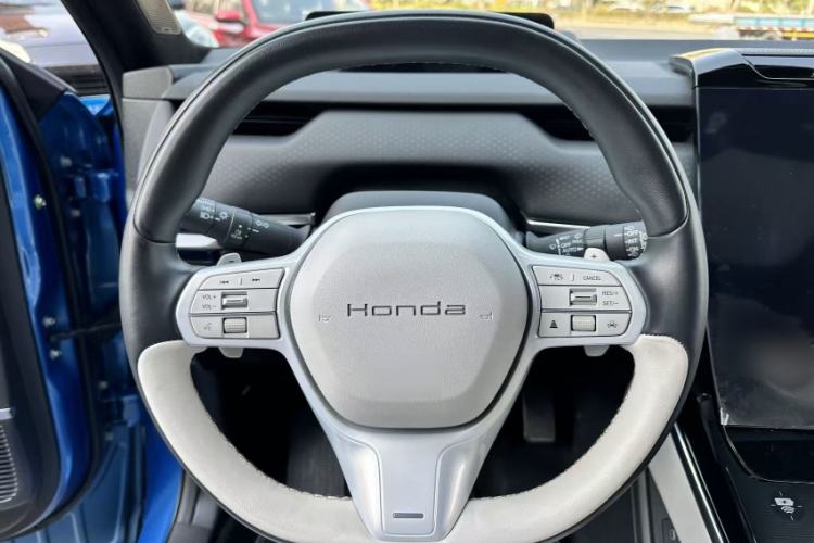 Used Honda S7 2025 Navigator Edition Interior 11