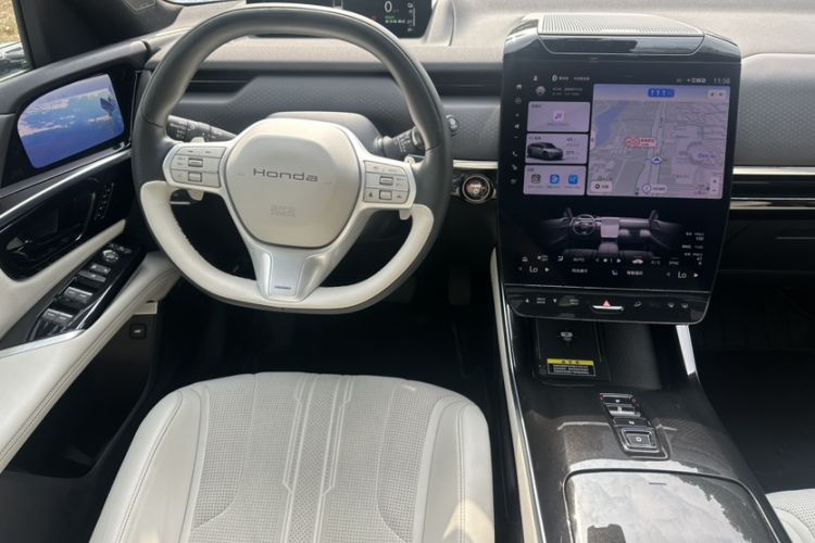 Used Honda S7 2025 Navigator Edition Interior 2