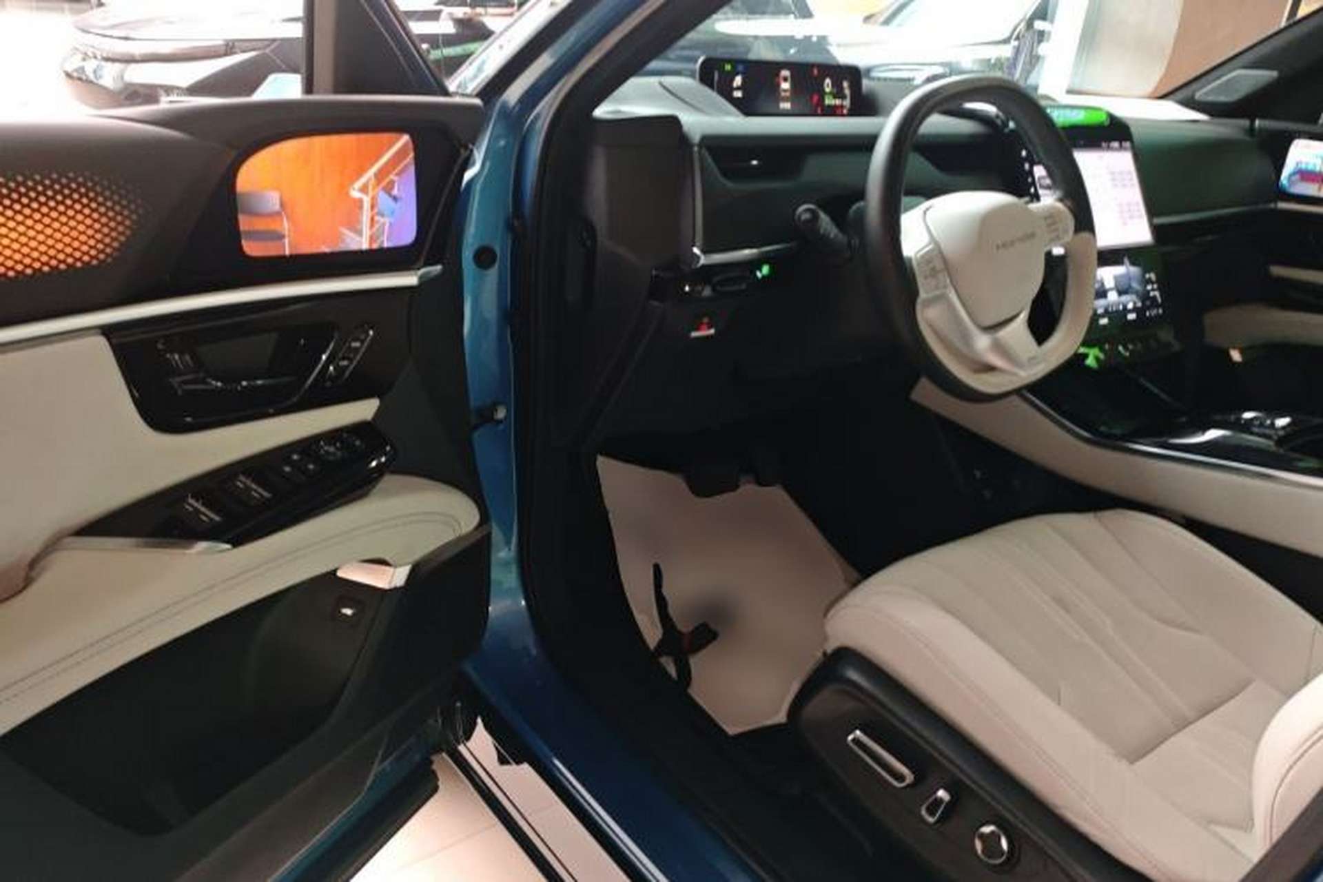 Used Honda S7 2025 Navigator Edition Interior 3