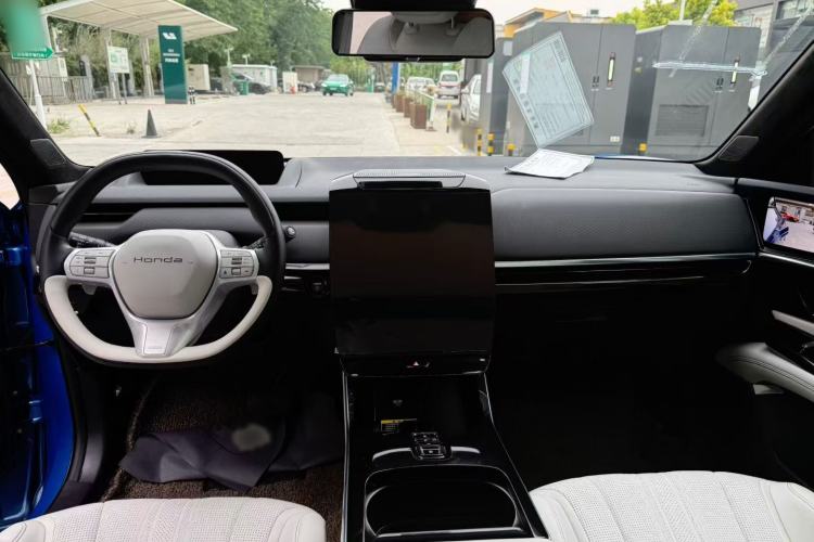 Used Honda S7 2025 Navigator Edition Interior 3