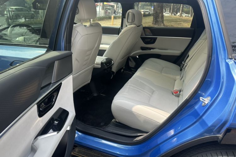 Used Honda S7 2025 Navigator Edition Interior 4