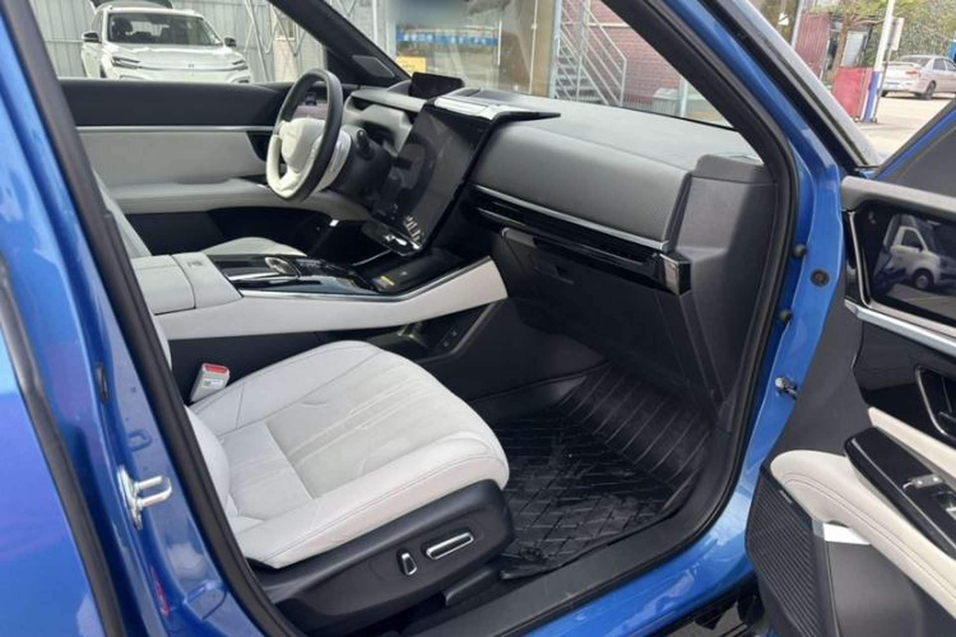 Used Honda S7 2025 Navigator Edition Interior 5