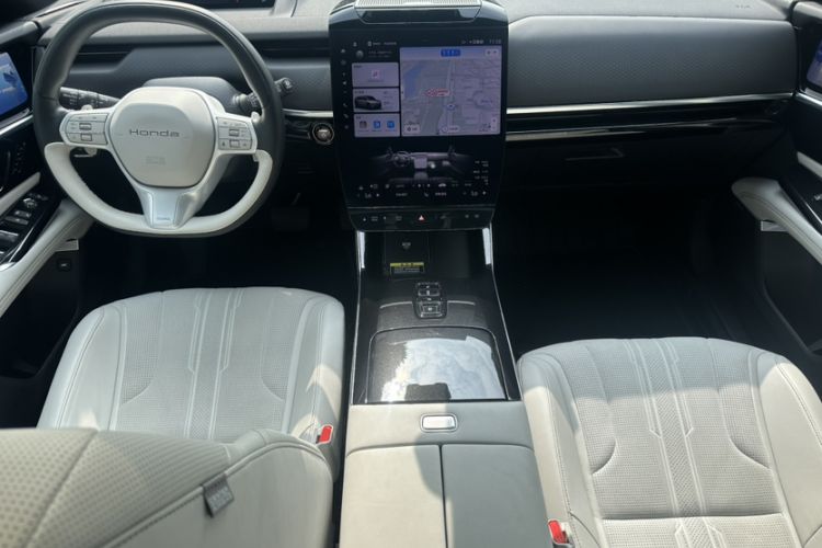 Used Honda S7 2025 Navigator Edition Interior 8