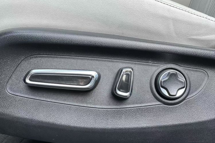 Used Honda S7 2025 Navigator Edition Interior 8