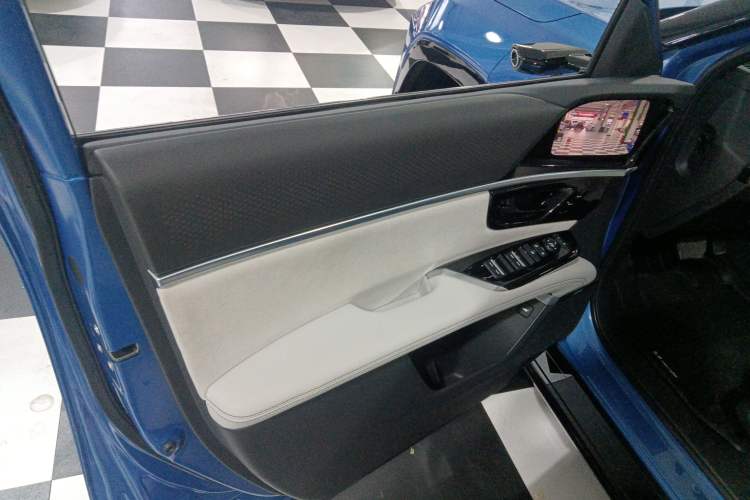 Used Honda S7 2025 Navigator Edition Left Front Door Interior