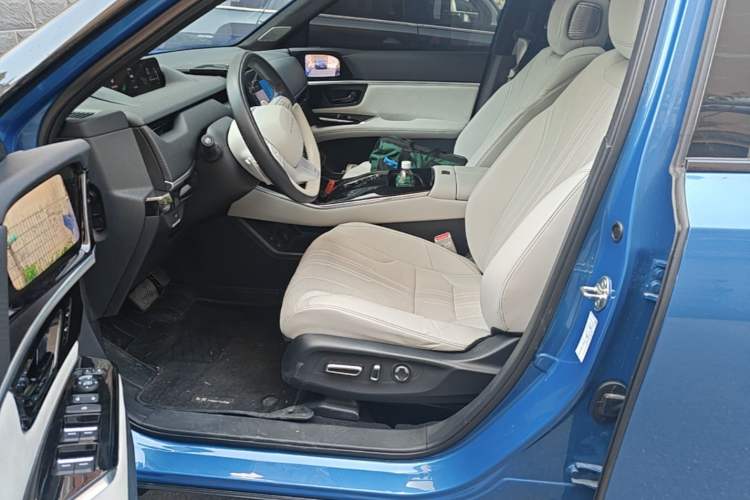Used Honda S7 2025 Navigator Edition Left Front Seat