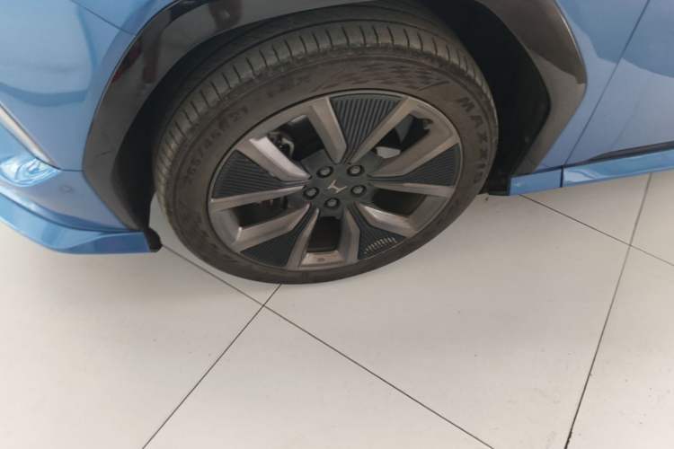 Used Honda S7 2025 Navigator Edition Left Front Wheel Hub